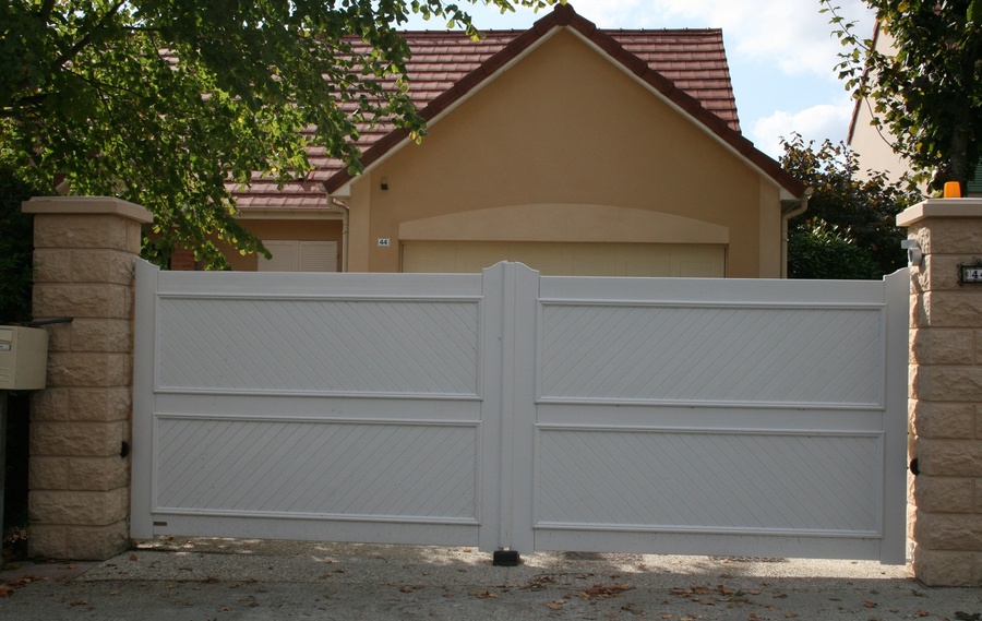 Nos modèles de portails PVC à BOIS D'ARCY